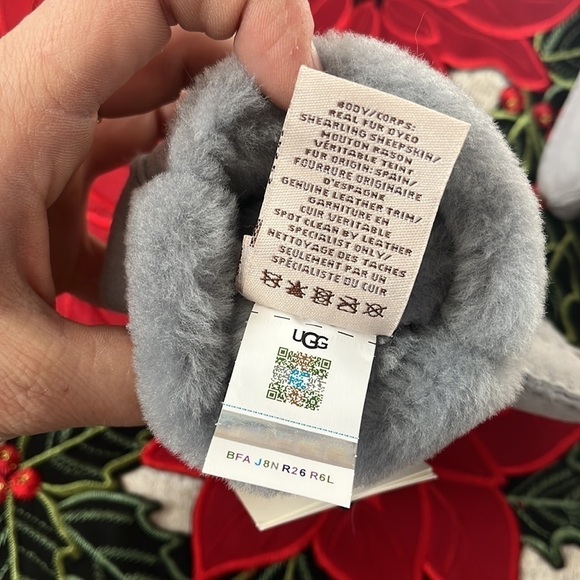 Brand New UGG Shearling Sheepskin Handsewn Touchscreen Gray Gloves Leather Trim - Picture 13 of 15